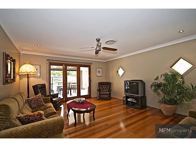 34 Ben Hogan Cres, Parkwood QLD 4214