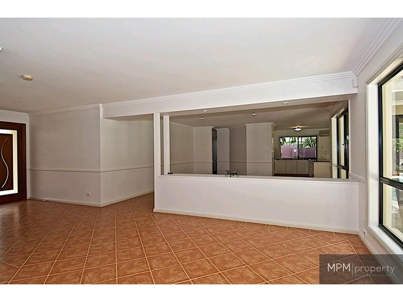10 Kettlewell Ch, Arundel QLD 4214