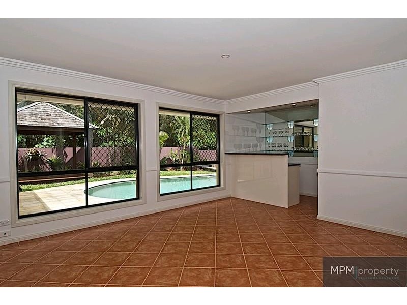10 Kettlewell Ch, Arundel QLD 4214