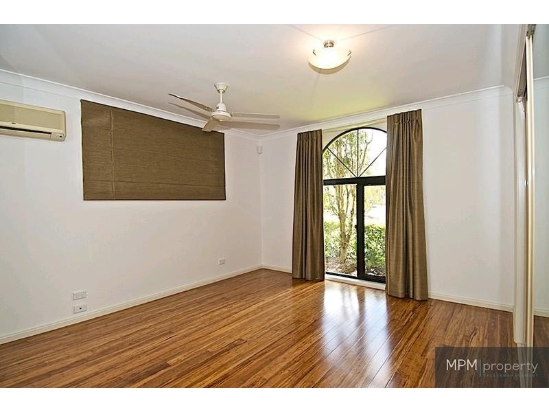 10 Kettlewell Ch, Arundel QLD 4214