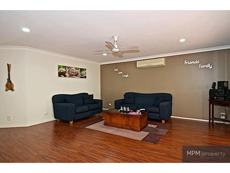 7 Kirdford Ct, Arundel QLD 4214