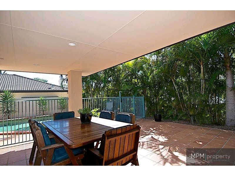 7 Kirdford Ct, Arundel QLD 4214