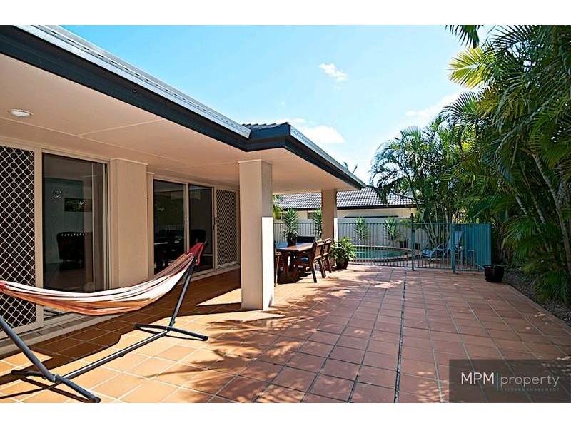 7 Kirdford Ct, Arundel QLD 4214