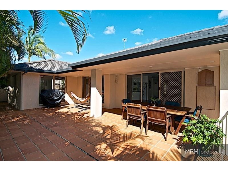 7 Kirdford Ct, Arundel QLD 4214