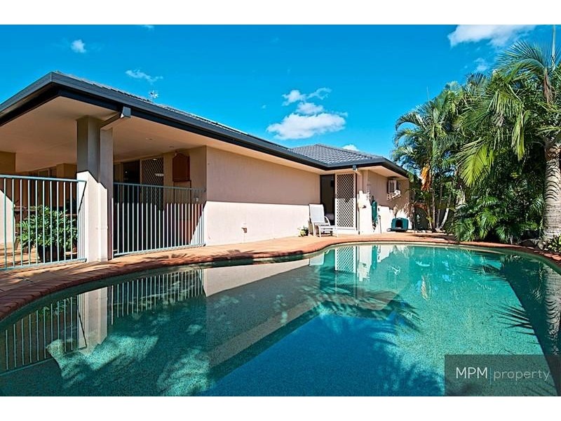 7 Kirdford Ct, Arundel QLD 4214