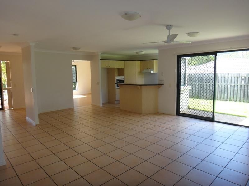 31 Daintree Dr, Parkwood QLD 4214