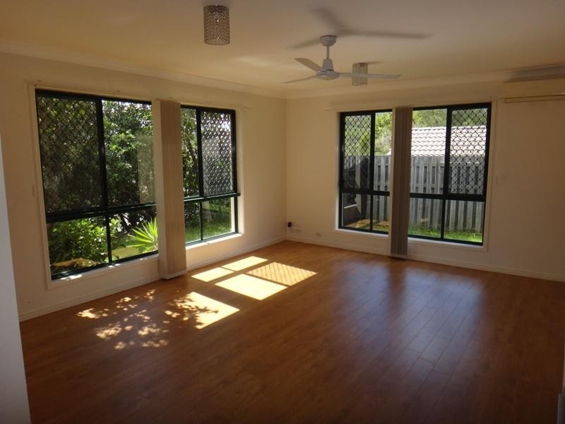 31 Daintree Dr, Parkwood QLD 4214