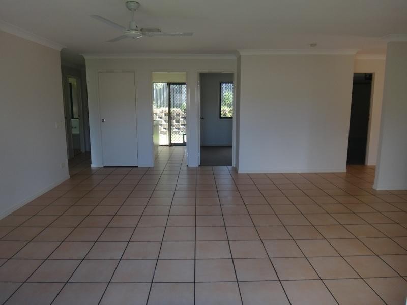 31 Daintree Dr, Parkwood QLD 4214