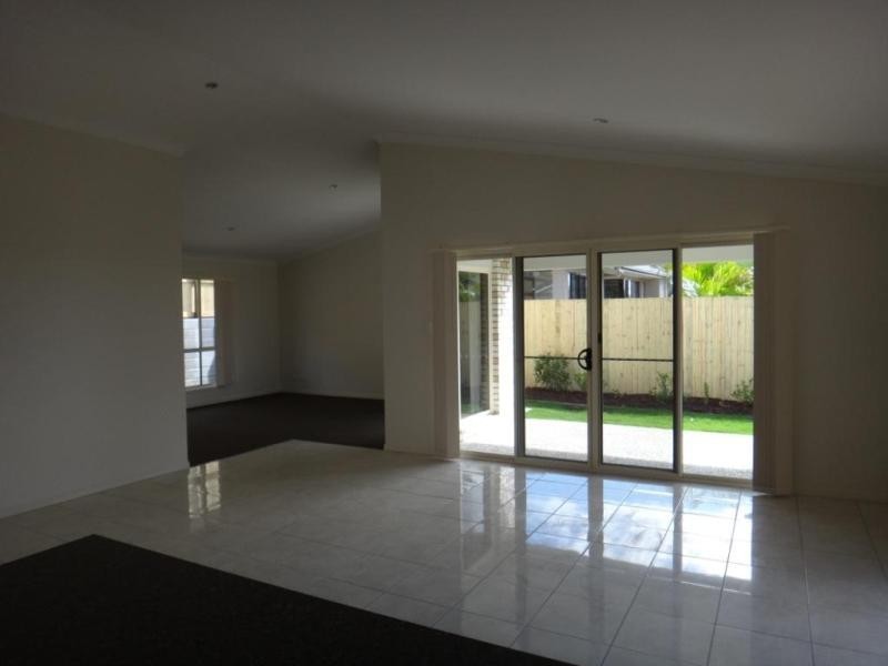 6 Hasemann Cres, Upper Coomera QLD 4209