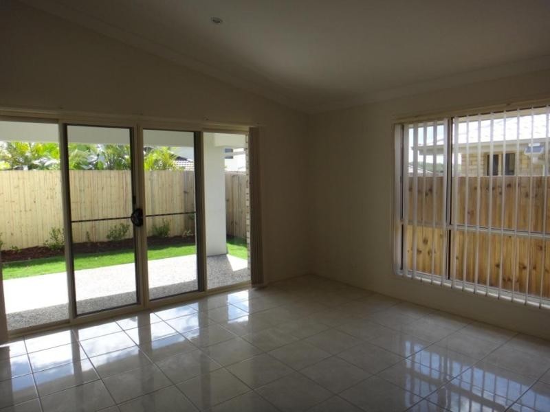 6 Hasemann Cres, Upper Coomera QLD 4209