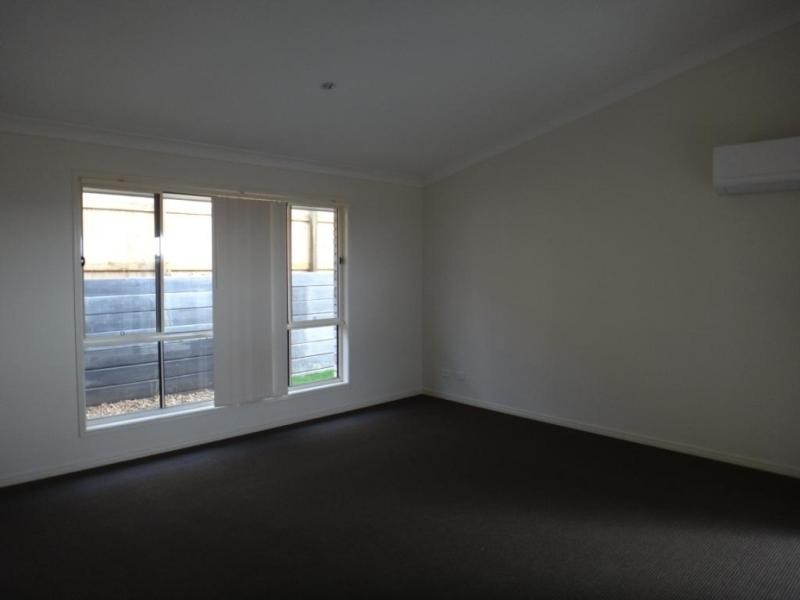 6 Hasemann Cres, Upper Coomera QLD 4209