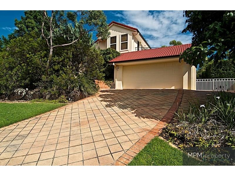 12 Pearson Cl, Arundel QLD 4214
