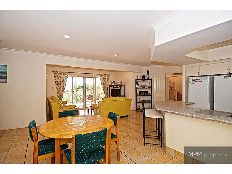 12 Pearson Cl, Arundel QLD 4214