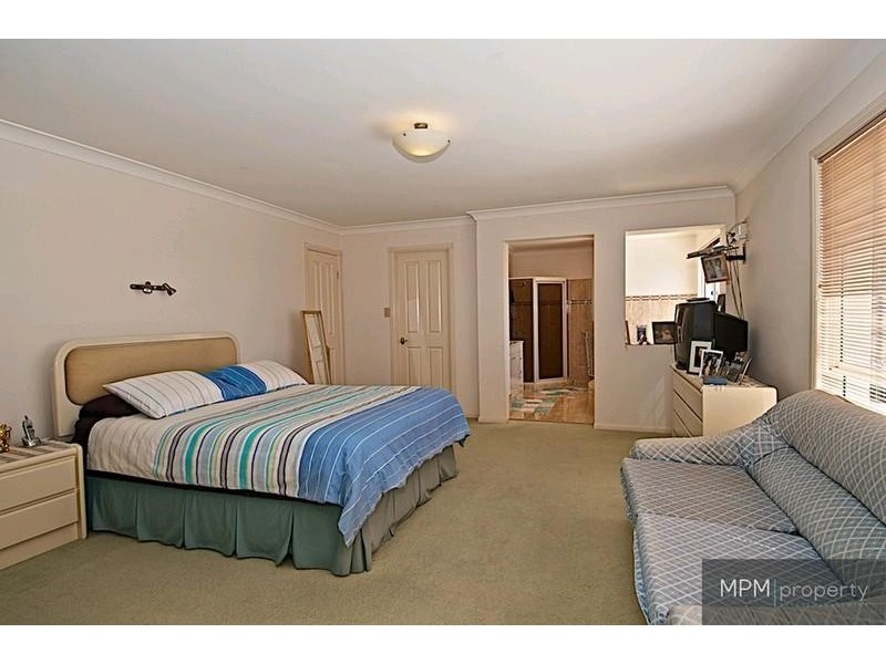 12 Pearson Cl, Arundel QLD 4214