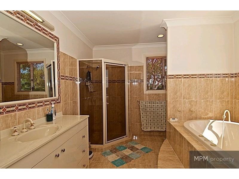 12 Pearson Cl, Arundel QLD 4214