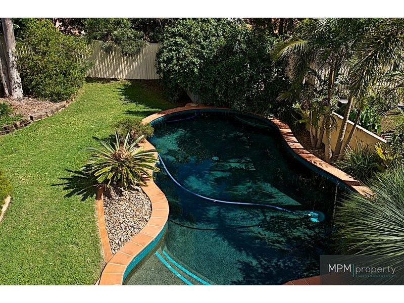 12 Pearson Cl, Arundel QLD 4214