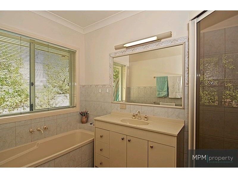 12 Pearson Cl, Arundel QLD 4214