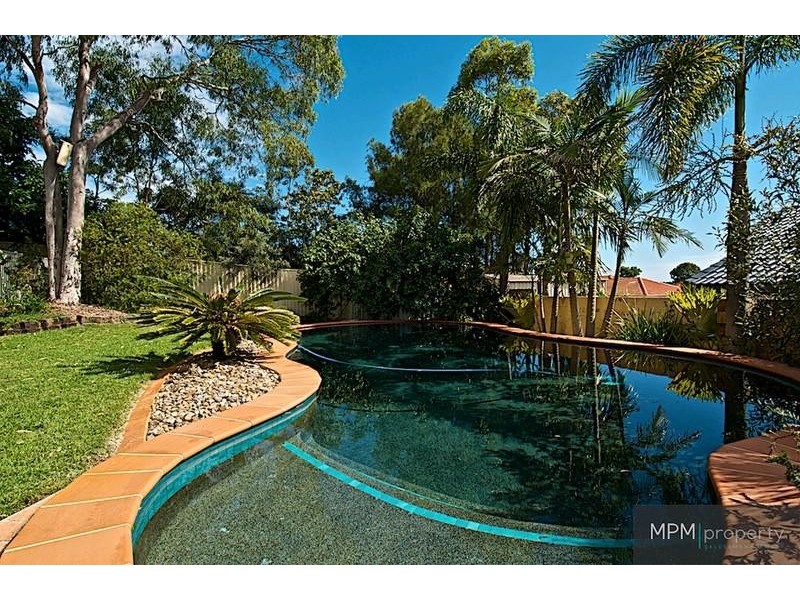 12 Pearson Cl, Arundel QLD 4214