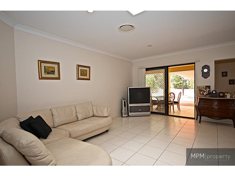 87 Arun Dr, Arundel QLD 4214