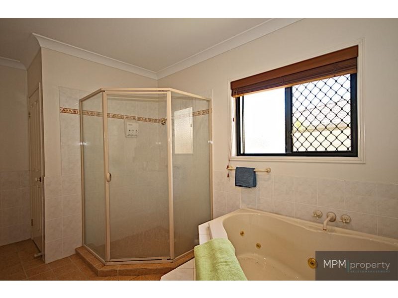 87 Arun Dr, Arundel QLD 4214