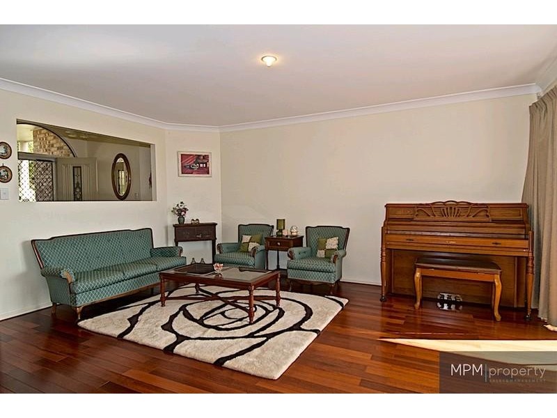 19 Tiger Dr, Arundel QLD 4214