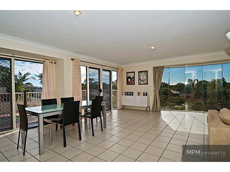 19 Tiger Dr, Arundel QLD 4214
