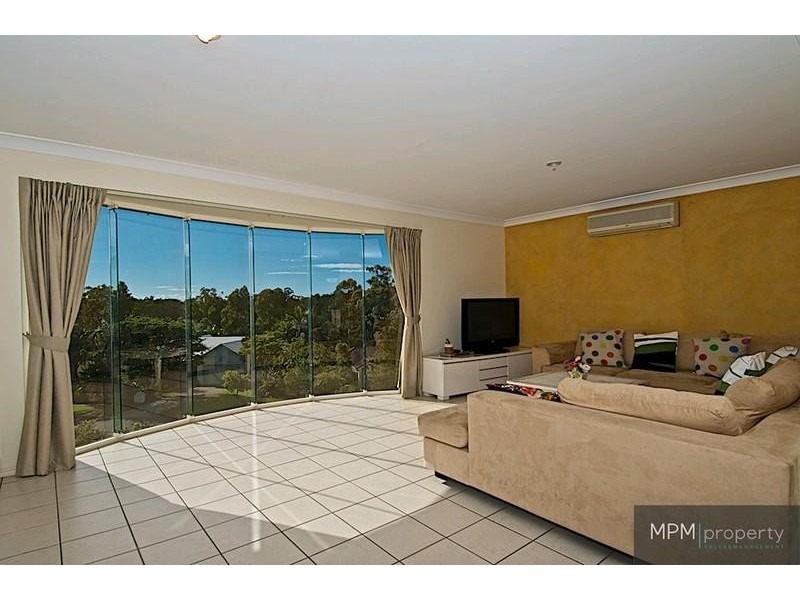 19 Tiger Dr, Arundel QLD 4214