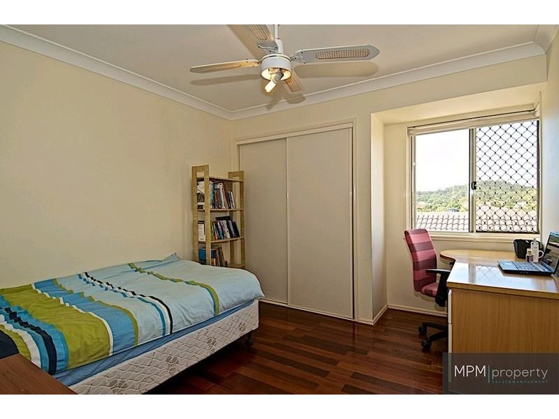 19 Tiger Dr, Arundel QLD 4214