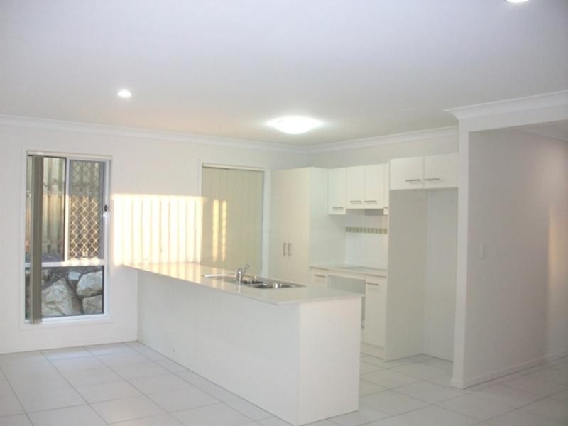 6 Pyrite  St, Pimpama QLD 4209