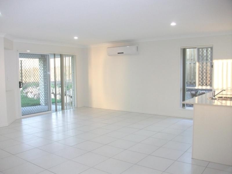 6 Pyrite  St, Pimpama QLD 4209