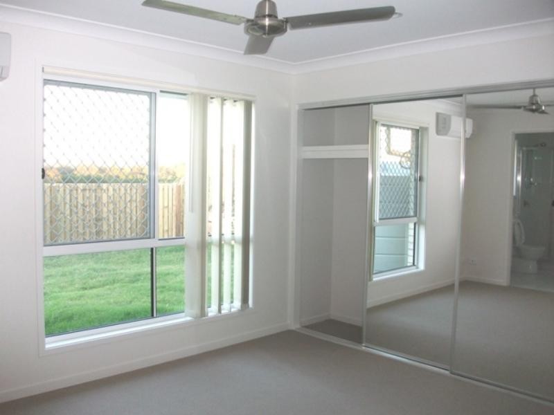 6 Pyrite  St, Pimpama QLD 4209