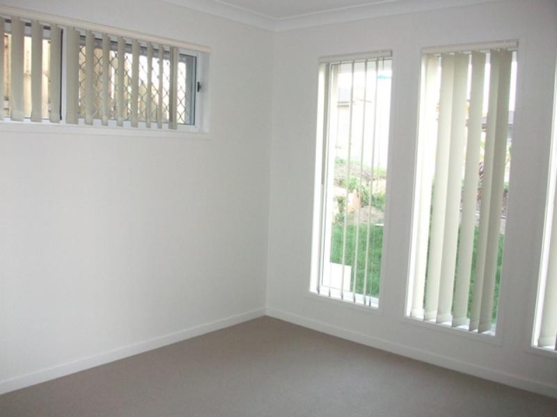 6 Pyrite  St, Pimpama QLD 4209