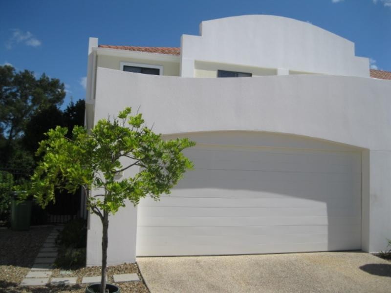 8872 Magnolia  Dr, Hope Island QLD 4212