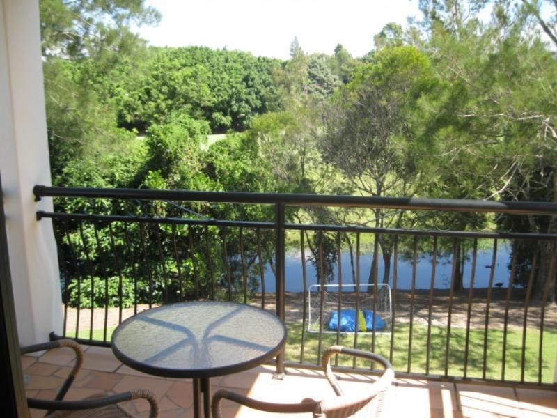 8872 Magnolia  Dr, Hope Island QLD 4212