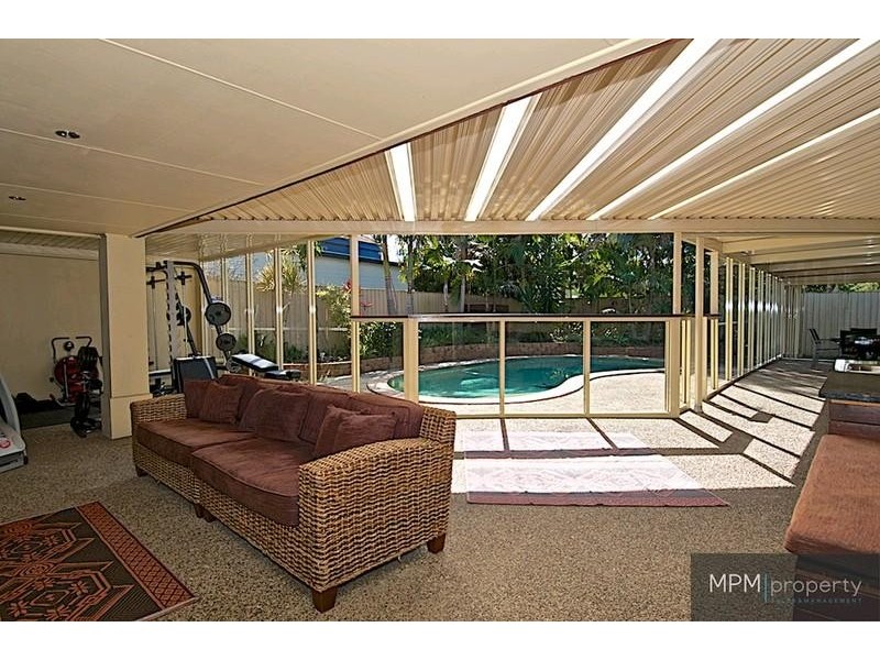 81 Daintree Dr, Parkwood QLD 4214