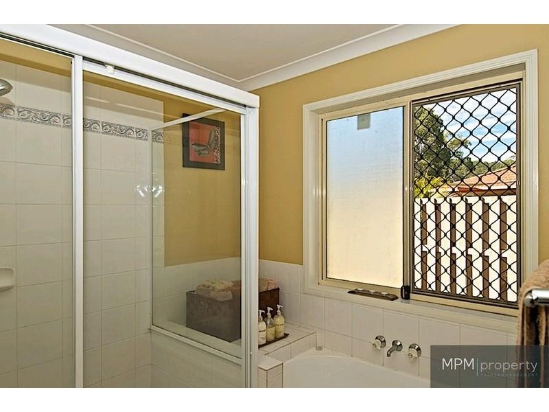 81 Daintree Dr, Parkwood QLD 4214