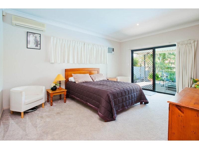 10 Nottinghill Gate Dr, Arundel QLD 4214