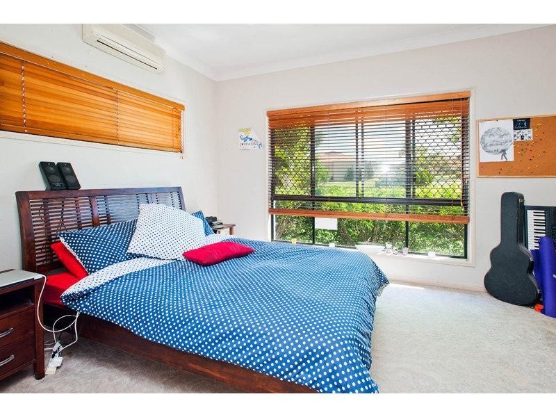10 Nottinghill Gate Dr, Arundel QLD 4214