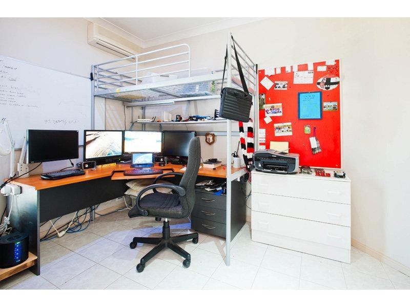 10 Nottinghill Gate Dr, Arundel QLD 4214