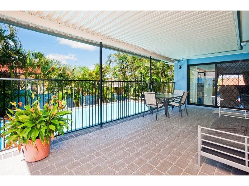 10 Nottinghill Gate Dr, Arundel QLD 4214