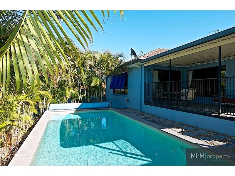 10 Nottinghill Gate Dr, Arundel QLD 4214
