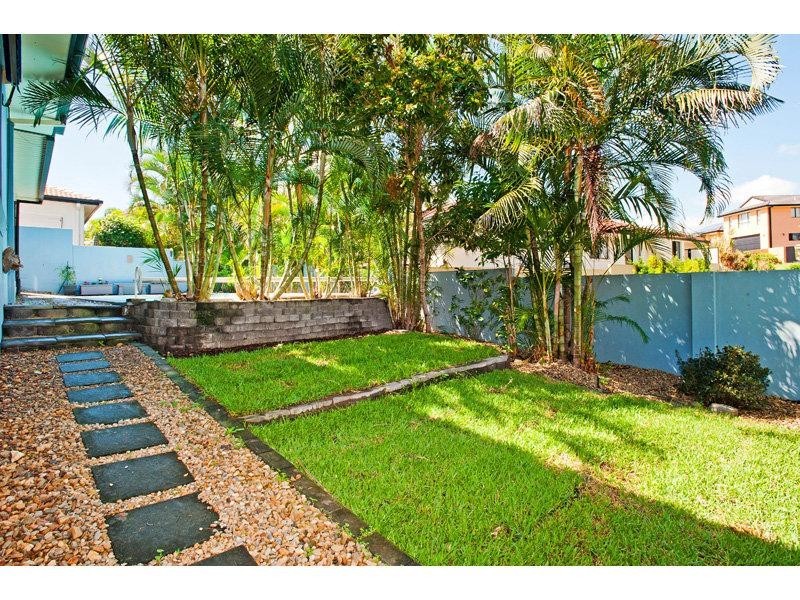 10 Nottinghill Gate Dr, Arundel QLD 4214