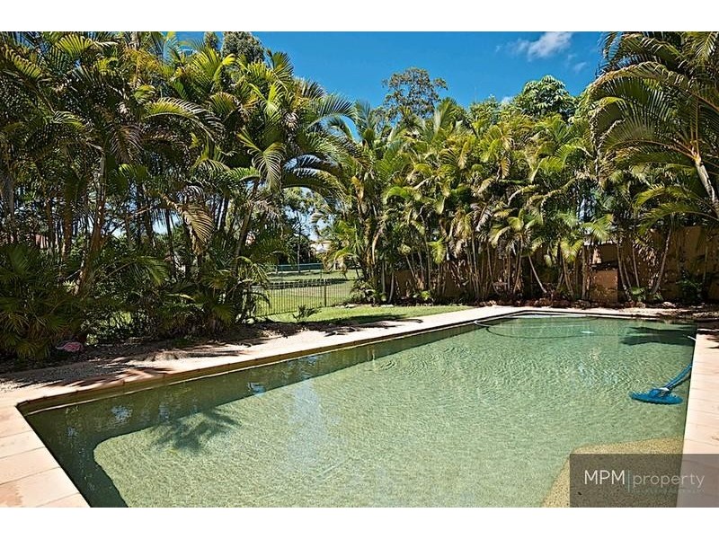 48 Fitzalan Cct, Arundel QLD 4214