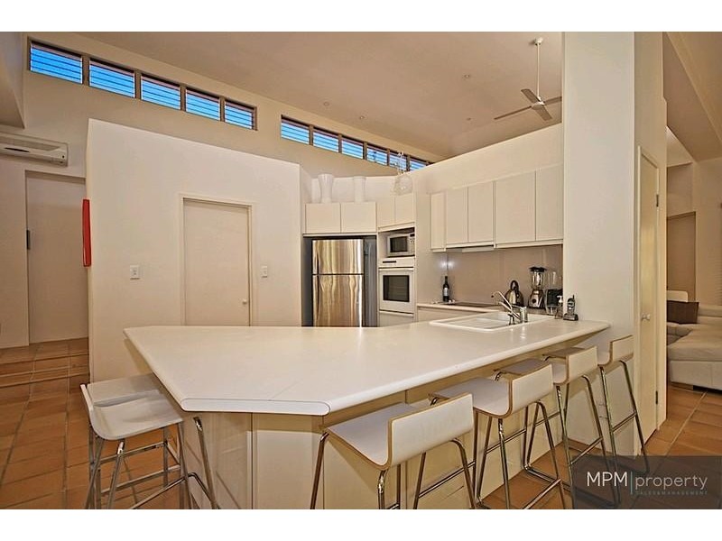 48 Fitzalan Cct, Arundel QLD 4214