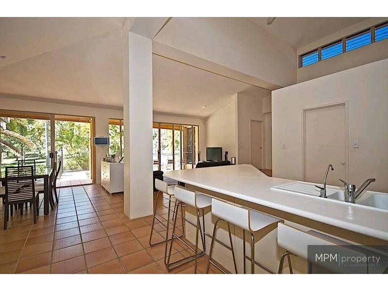 48 Fitzalan Cct, Arundel QLD 4214