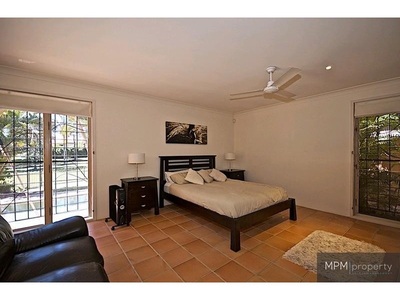 48 Fitzalan Cct, Arundel QLD 4214