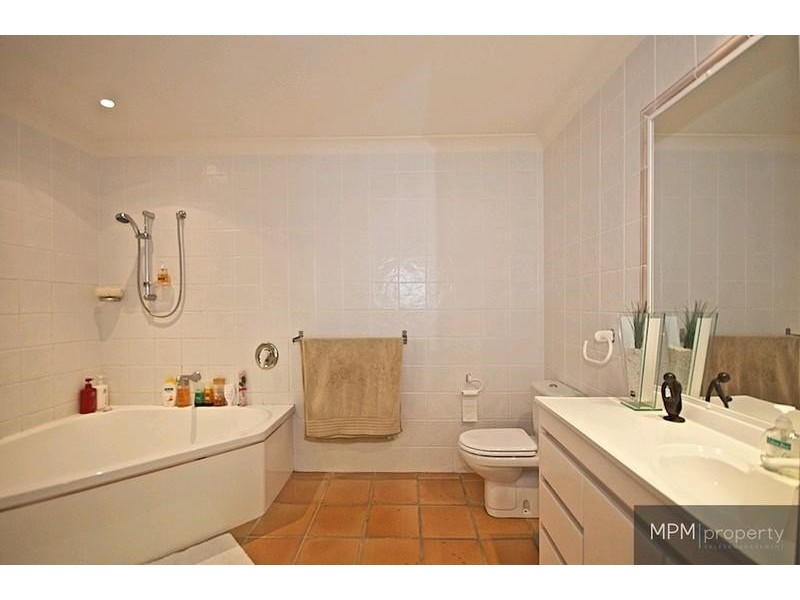 48 Fitzalan Cct, Arundel QLD 4214