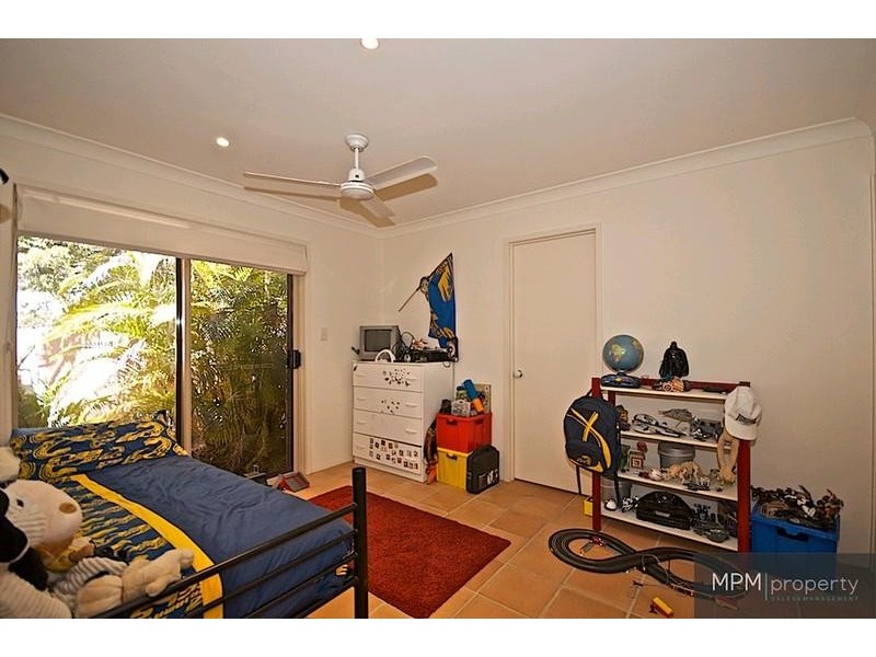 48 Fitzalan Cct, Arundel QLD 4214