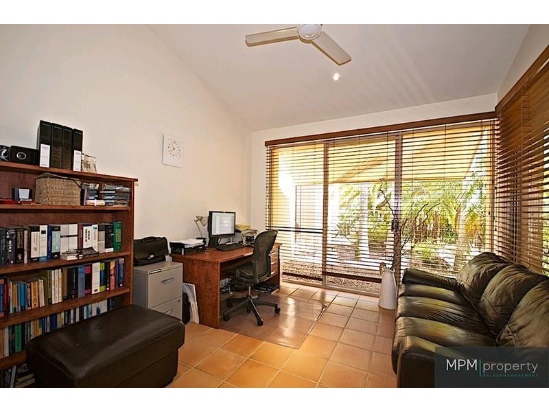 48 Fitzalan Cct, Arundel QLD 4214