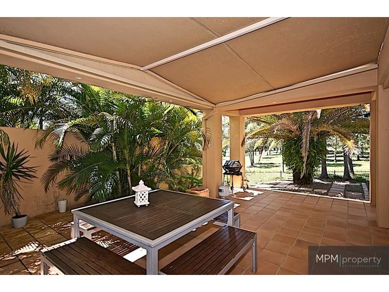 48 Fitzalan Cct, Arundel QLD 4214